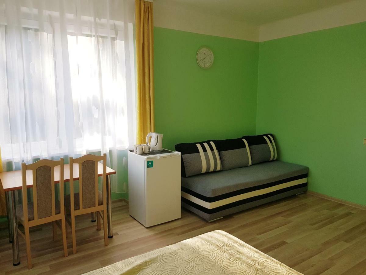 Neringa Guest House Palanga Esterno foto